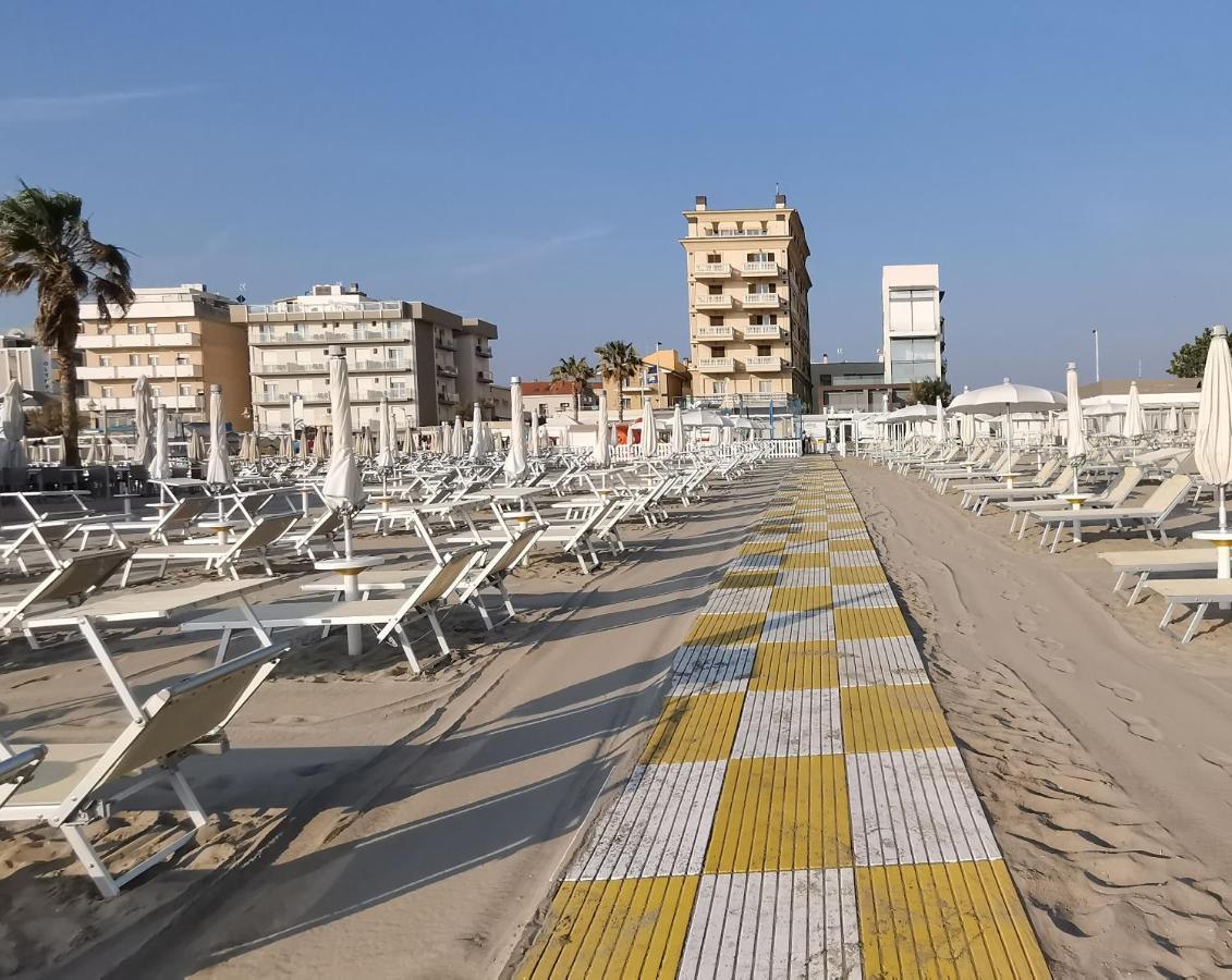Hotel Tivoli Misano Adriatico Exteriör bild