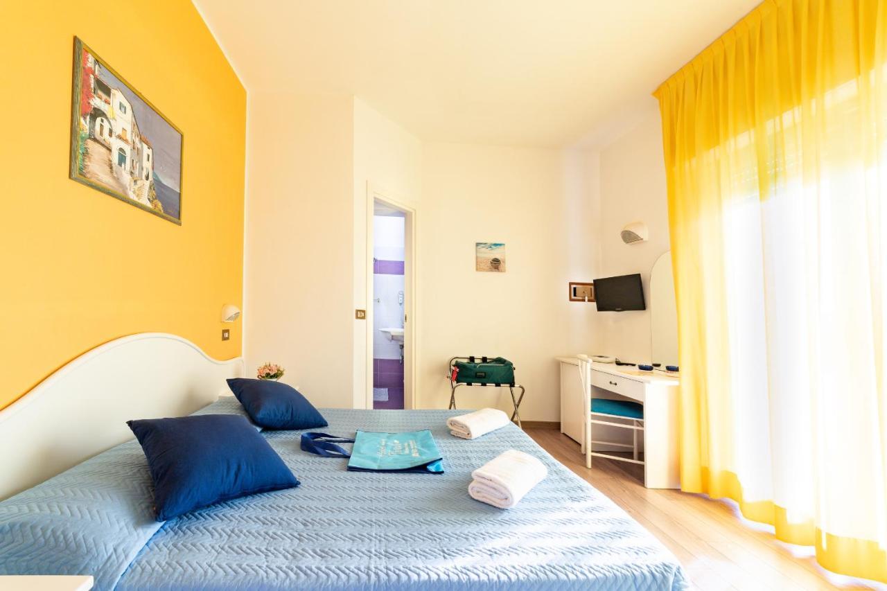 Hotel Tivoli Misano Adriatico Exteriör bild