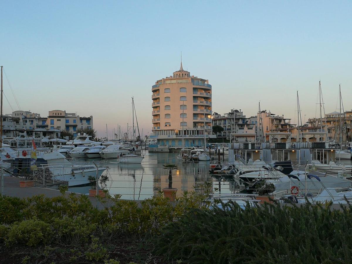 Hotel Tivoli Misano Adriatico Exteriör bild